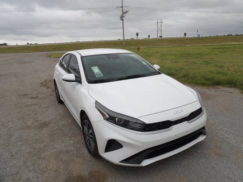 Used 2022 Kia Forte LXS image 4