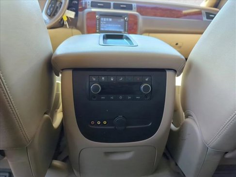 Used 2013 Chevrolet Tahoe LTZ image 17