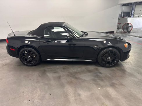 Used 2017 FIAT 124 Spider Classica image 13