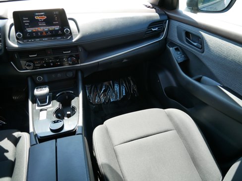 Used 2023 Nissan Rogue S image 11
