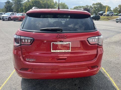 Used 2023 Jeep Compass Limited image 3