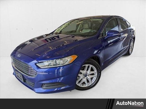 Used 2015 Ford Fusion SE image 1