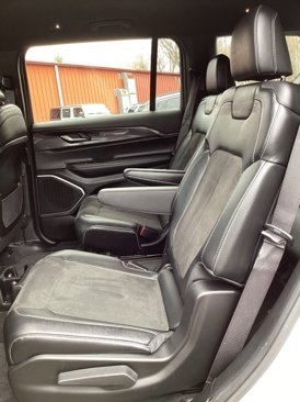 Used 2021 Jeep Grand Cherokee L Laredo image 24