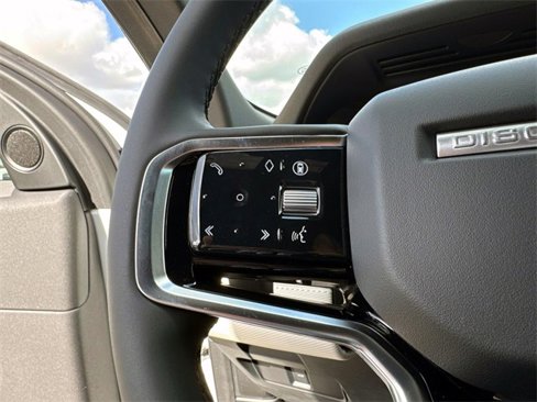 New 2025 Land Rover Discovery Sport Dynamic SE image 29