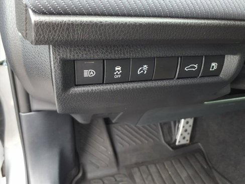 Used 2025 Toyota Camry SE image 15
