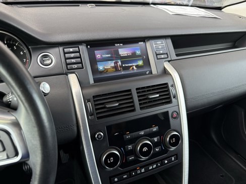 Used 2018 Land Rover Discovery Sport HSE image 22