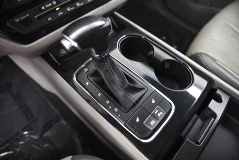 Used 2017 Kia Sedona EX image 22