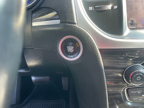 Used 2019 Chrysler 300 Touring w/ Chrome Appearance Package image 24