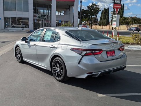 Used 2022 Toyota Camry SE image 11