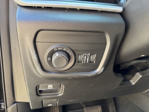 Used 2024 Jeep Grand Cherokee L Laredo image 13