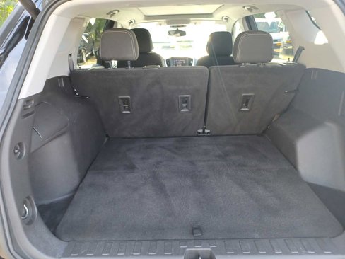 Used 2022 GMC Terrain SLE w/ Driver Convenience Package image 17