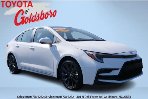 Used 2025 Toyota Corolla SE image 1