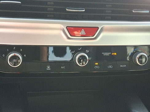 Used 2020 Kia Telluride LX image 16