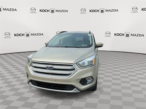 Used 2018 Ford Escape SE w/ SE Sync 3 Package image 3