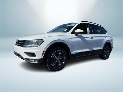 Used 2018 Volkswagen Tiguan S image 2