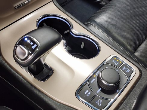Used 2015 Jeep Grand Cherokee Limited w/ Luxury Group II image 25