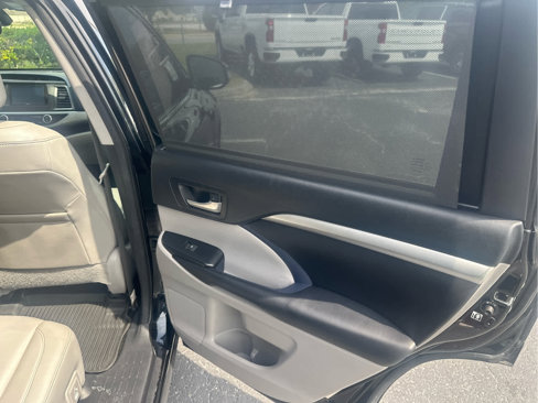 Used 2018 Toyota Highlander XLE image 26
