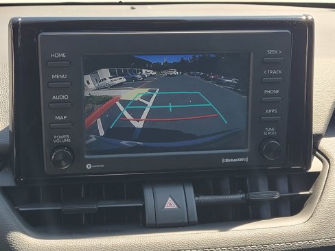 Used 2021 Toyota RAV4 XLE image 19
