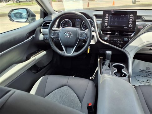 Used 2023 Toyota Camry LE image 4