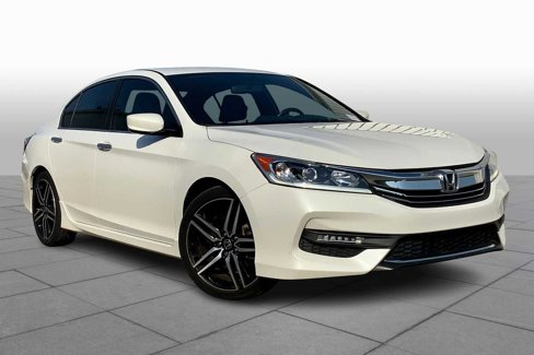 Used 2017 Honda Accord Sport image 2