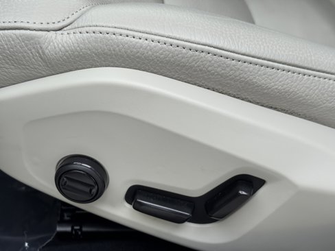 Certified 2024 Volvo S60 T8 Plus image 20