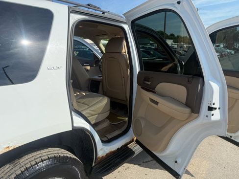 Used 2008 GMC Yukon SLT w/ SLT Preferred Equipment Group image 11