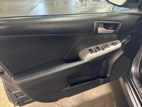 Used 2014 Toyota Camry SE image 10