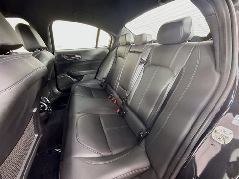 Used 2022 Alfa Romeo Giulia Sprint image 18