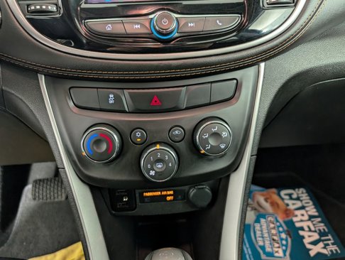 Certified 2022 Chevrolet Trax LT w/ LT Convenience Package image 25