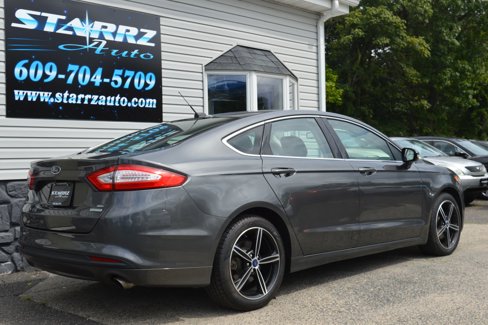 Used 2015 Ford Fusion SE w/ Equipment Group 202A image 5