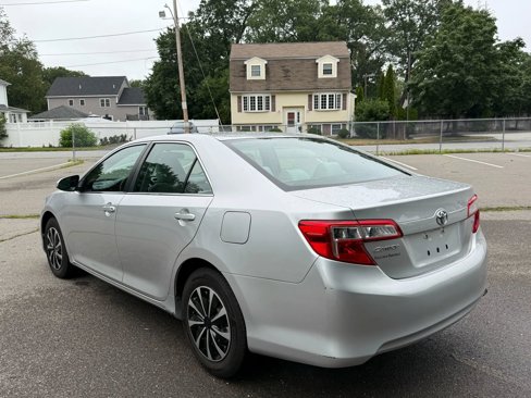 Used 2012 Toyota Camry L image 6