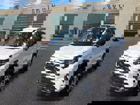 Used 2021 Toyota RAV4 LE image 3