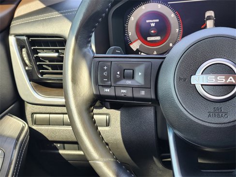 Used 2022 Nissan Rogue Platinum w/ Head-Up Display Package image 27