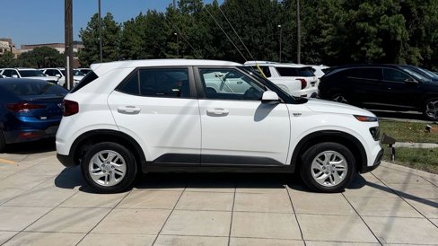 Certified 2024 Hyundai Venue SE image 15