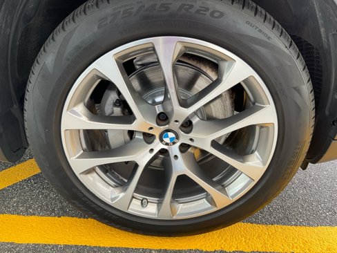Used 2022 BMW X5 xDrive40i w/ Premium Package image 25