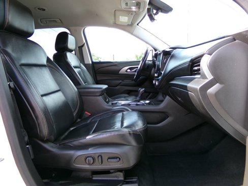 Used 2018 Chevrolet Traverse LT image 18