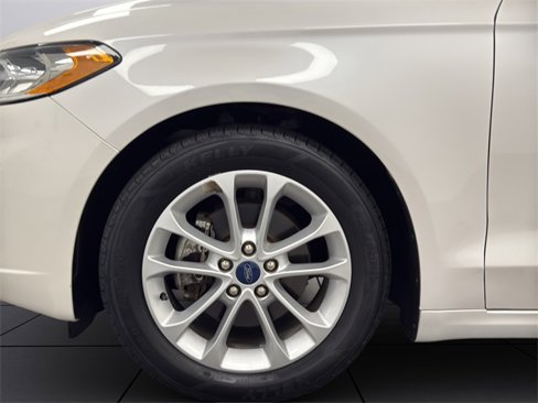 Used 2019 Ford Fusion SE image 22