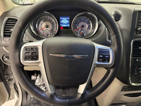 Used 2011 Chrysler Town & Country Limited w/ Trailer Tow Group image 14