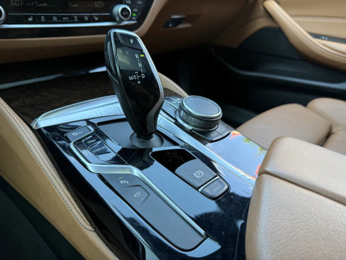 Used 2019 BMW 530i w/ Luxury Package image 32