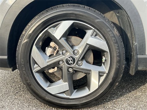 Used 2022 Hyundai Venue Limited image 10