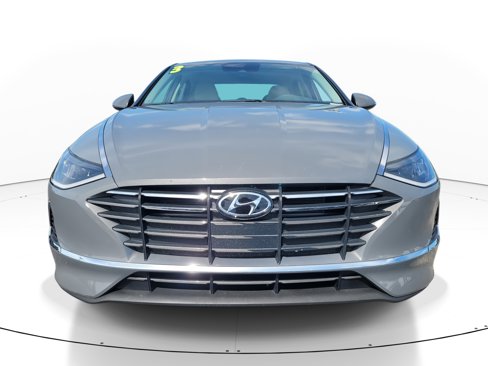 Used 2023 Hyundai Sonata SE image 2