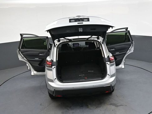 Used 2024 Nissan Rogue SV image 31