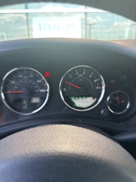 Used 2017 Jeep Wrangler Unlimited Rubicon w/ Connectivity Group image 6