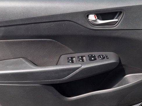 Used 2020 Hyundai Accent SE image 7