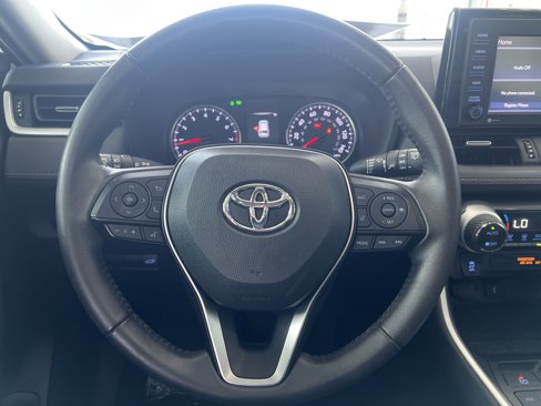 Used 2022 Toyota RAV4 XLE Premium image 27