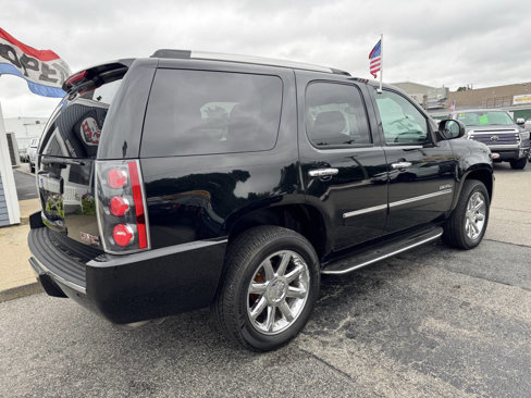 Used 2011 GMC Yukon Denali image 11