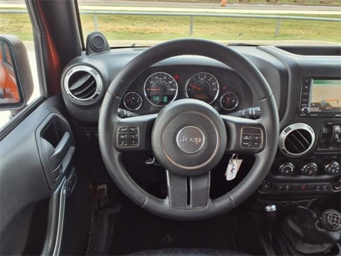 Used 2014 Jeep Wrangler Unlimited Rubicon w/ Connectivity Group image 19