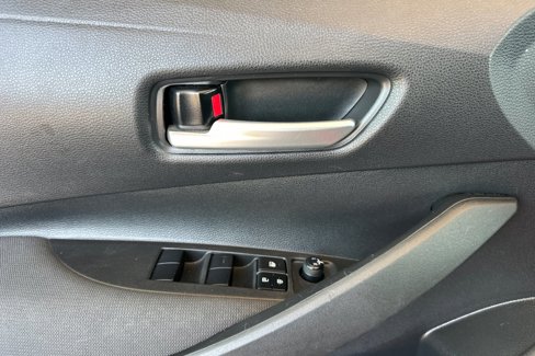 Used 2021 Toyota Corolla LE image 11