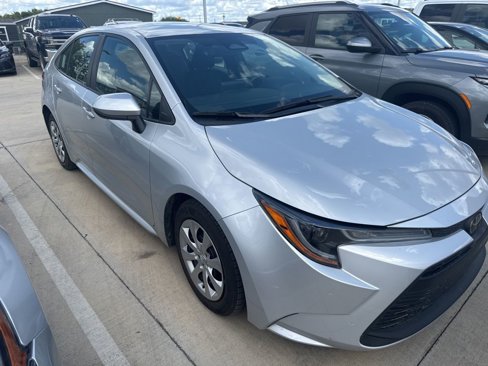 Used 2023 Toyota Corolla LE image 3