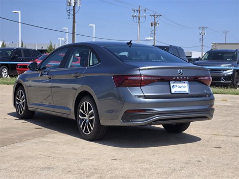 New 2025 Volkswagen Jetta SE image 3